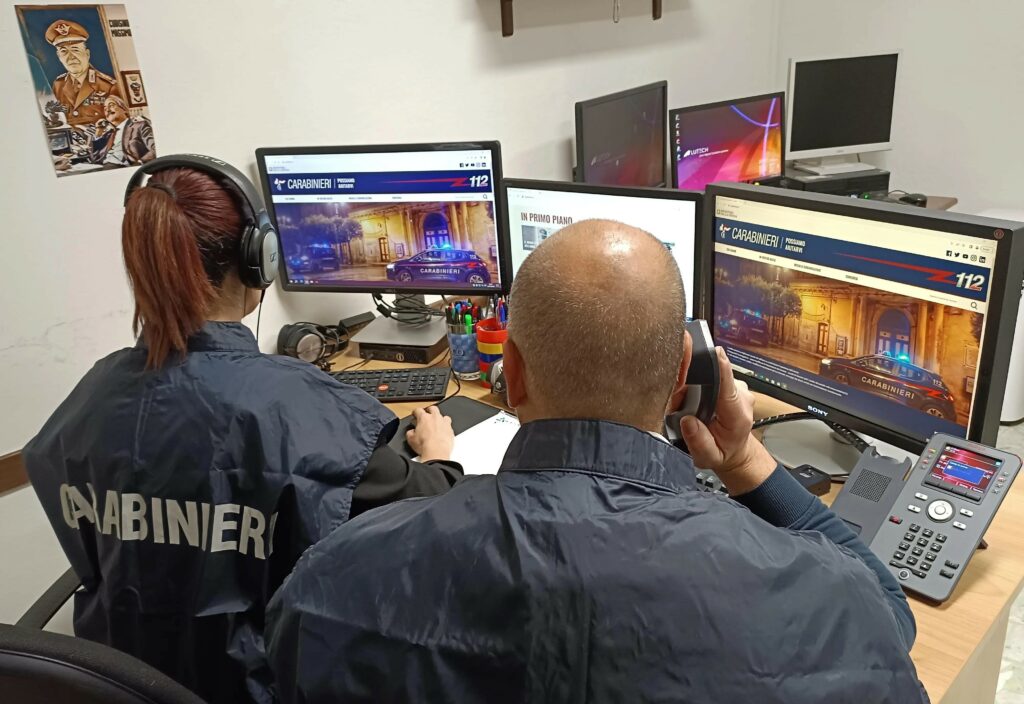 Salerno, vende droga on-line: arrestato 16enne