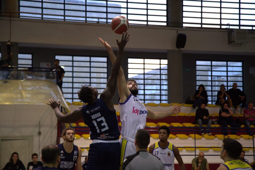 Prima sconfitta per la Power Basket Salerno: vince Benevento