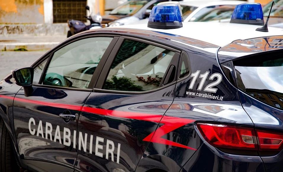 Fisciano, prende a pugni la compagna: arrestato