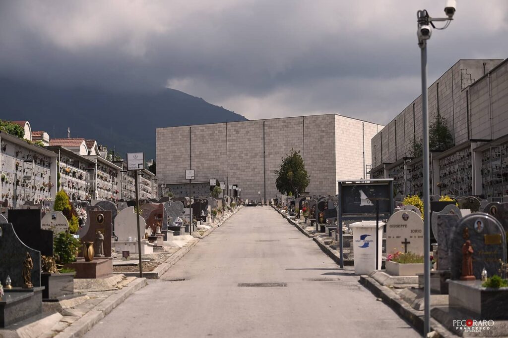 Salerno, il piano traffico per raggiungere il cimitero per la commemorazione dei defunti