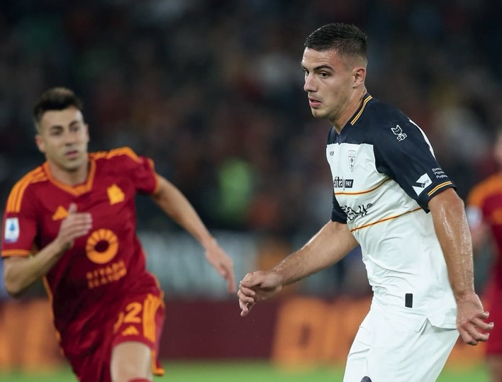 La Roma ribalta il Lecce e torna al successo
