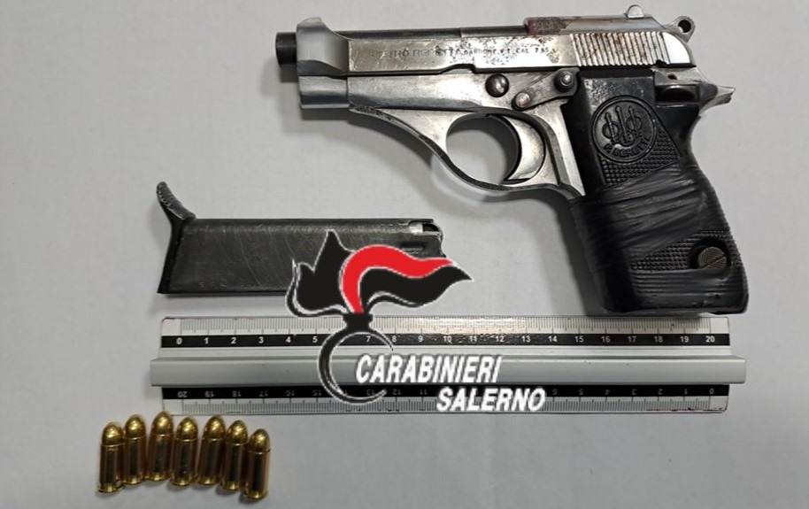 Detenzione abusiva di arma clandestina: due arresti a Salerno