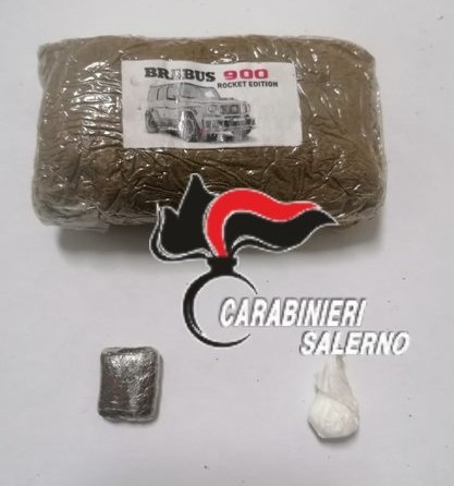 Trovato con la droga aggredisce i carabinieri: arrestato marocchino a Eboli
