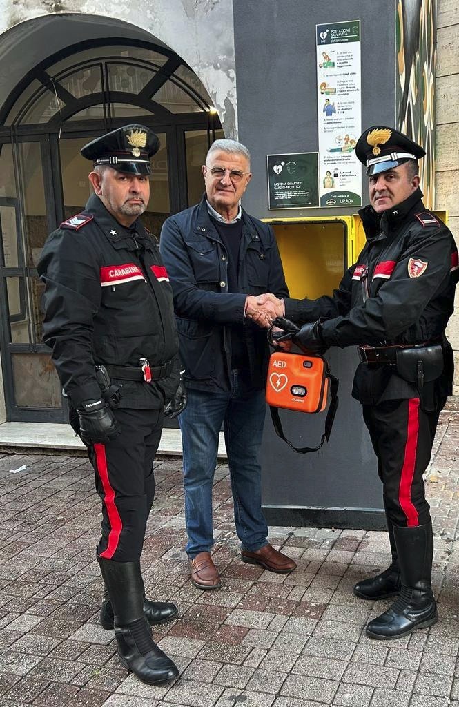 Salerno, recuperato il defibrillatore rubato