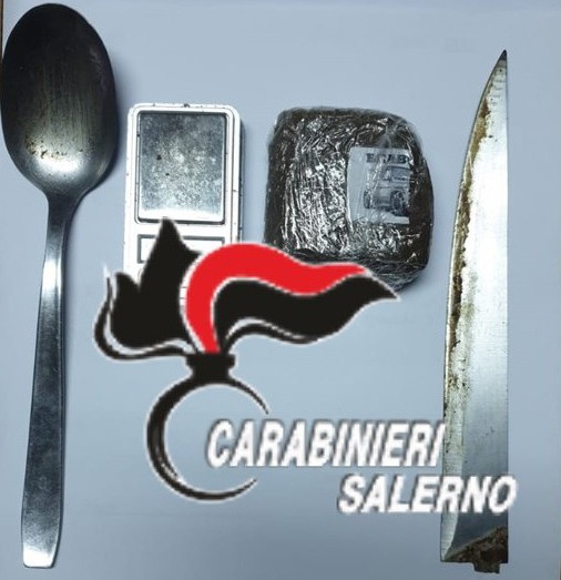 Centola, hashish in casa: denunciato 18enne