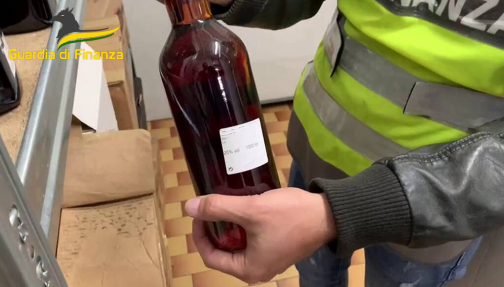 Commercio di bevande, 39 milioni di euro di fatture false: nei guai aziende salernitane