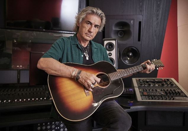 Luciano Ligabue sta male, rinviati i concerti a Eboli