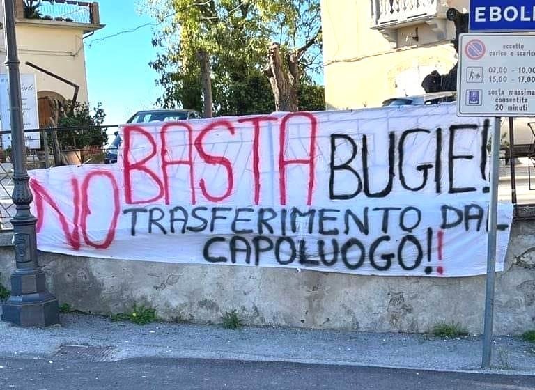 Classi pollaio e doppi turni, rivolta ad Altavilla