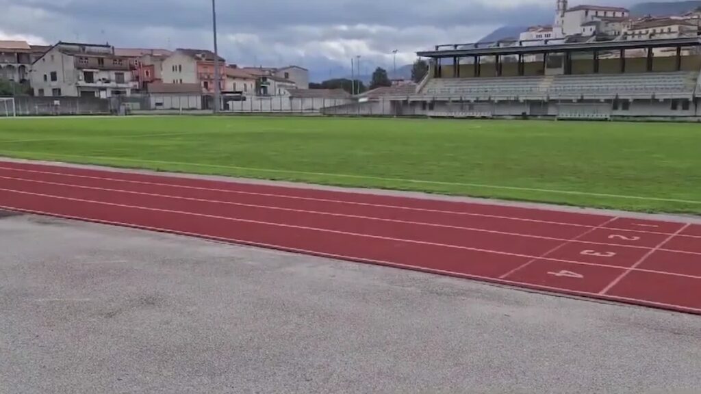 Polla, atti vandalici nello stadio