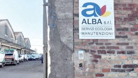 Alba, i lavoratori brindano ai nuovi servizi