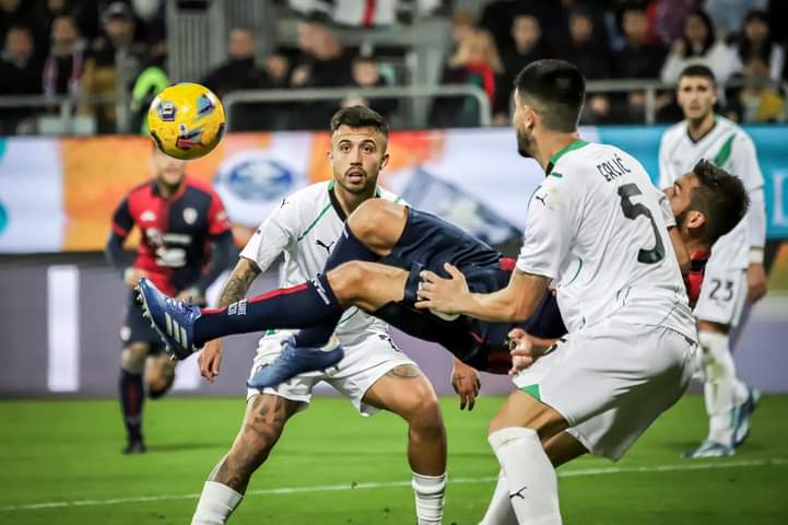 Il Cagliari ribalta il Sassuolo a tempo scaduto