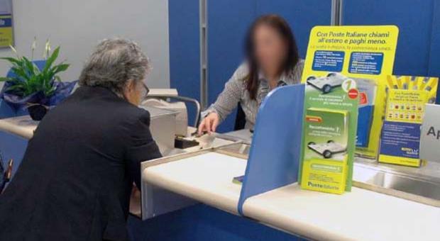 Pensioni aprile, da martedì 2 in pagamento agli uffici postali