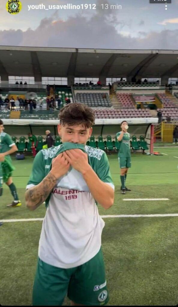 Sotto la maglia dell’Avellino quella della Salernitana: caos sui Social