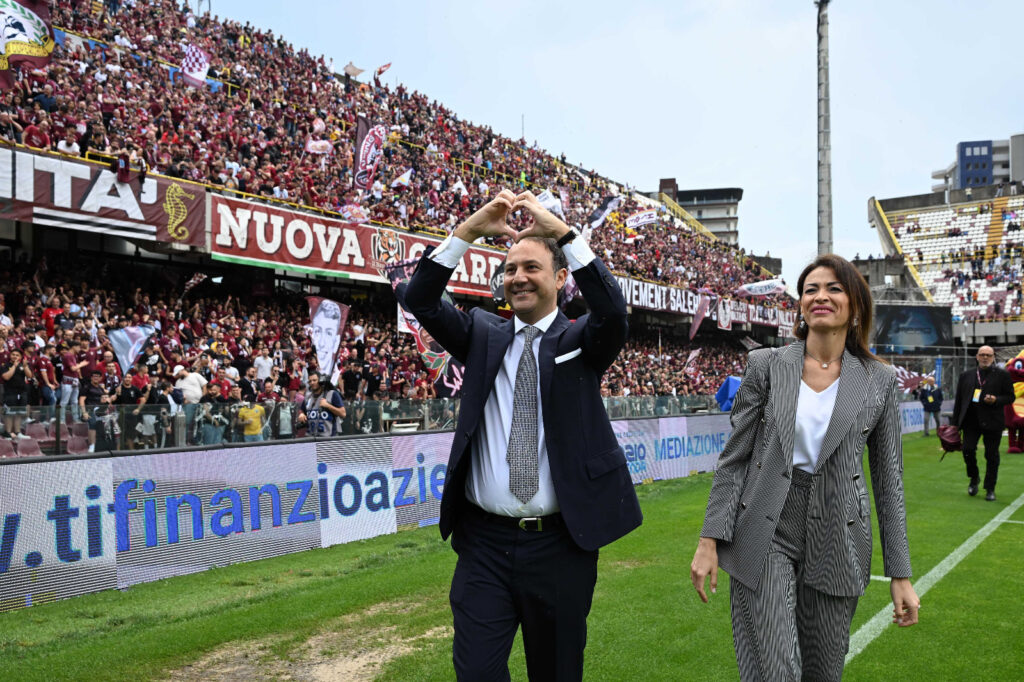 Crisi Salernitana, in campo la moglie del patron