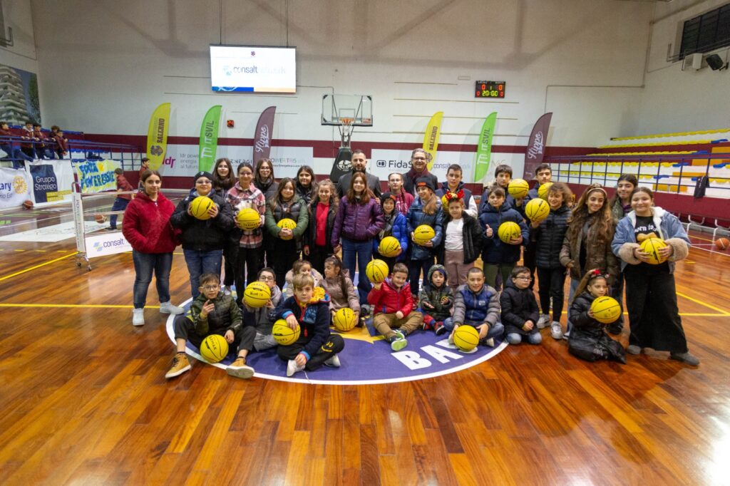 Il Natale della Power Basket Salerno con i bambini dell’associazione “Quartiere Ogliara”