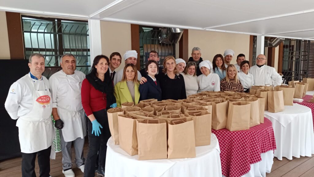 Salerno, oltre 400 pasti distribuiti alle persone meno fortunate
