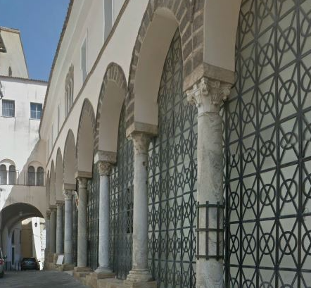 La parrocchiana in fuga: «Mio marito ha tentato di strangolarmi»