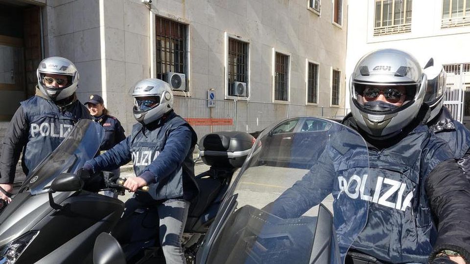 Salerno, scippò donna in centro gettandola a terra: arrestato
