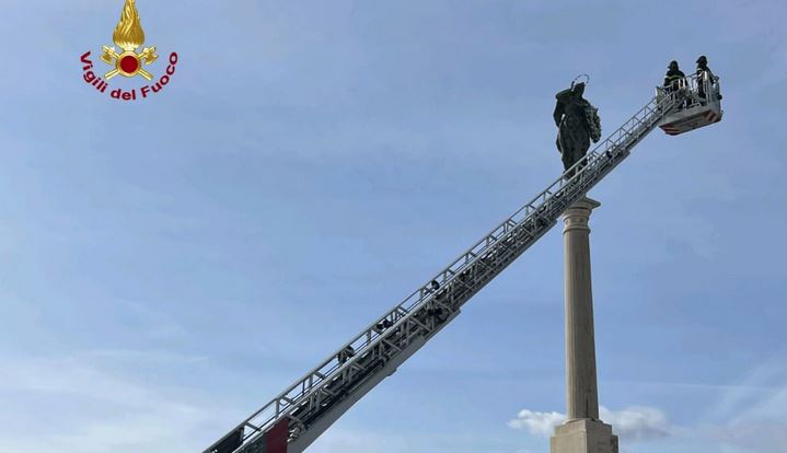 Festa dell’Immacolata, a Salerno i vigili del fuoco omaggiano la Vergine