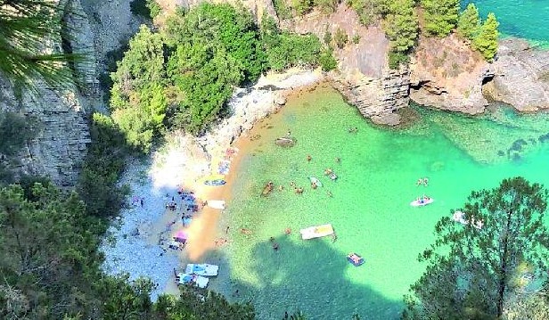 Palinuro, «Grotta del Buondormire, via il bar»