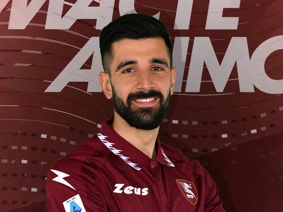 Salernitana, Triantafyllos Pasalidīs è un calciatore granata