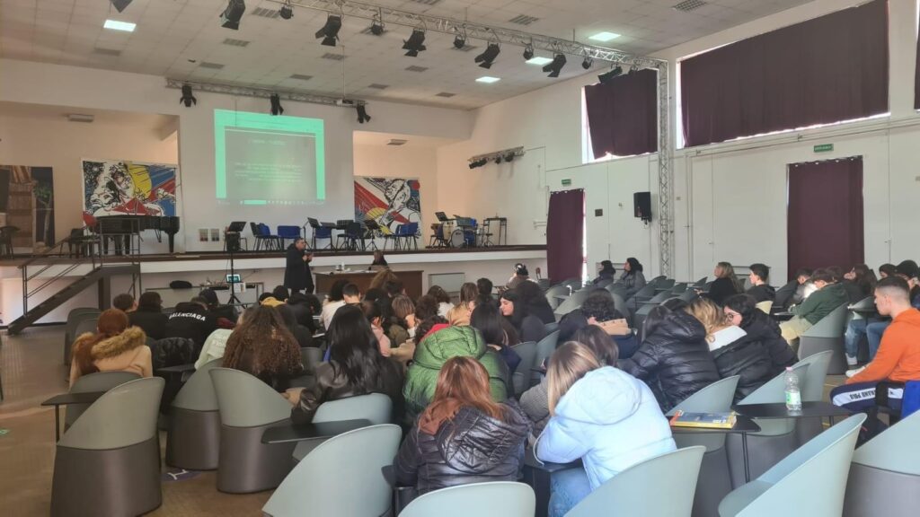 Eboli, al Liceo “Perito-Levi” il laboratorio permanente di Filologia Classica