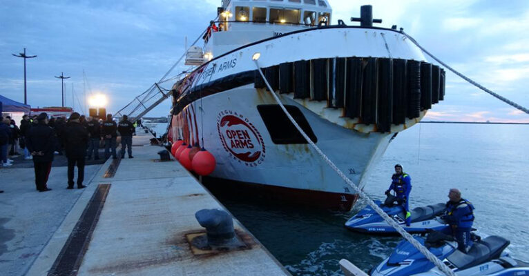 Sbarco migranti a Salerno, fermati due presunti scafisti