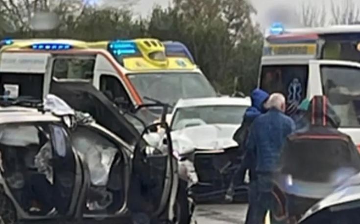 Incidente a Casal Velino: si scontrano due auto