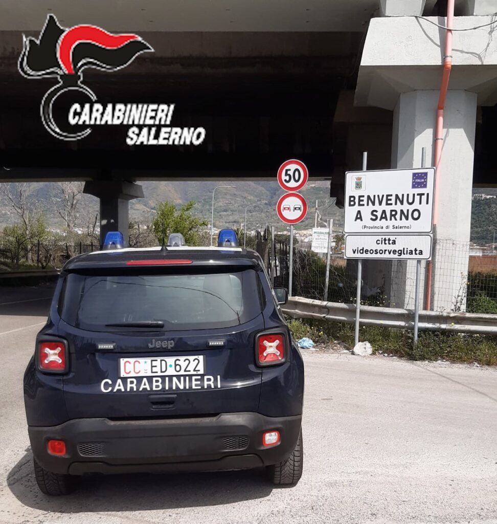 Sarno, armato di coltello rapina auto: nei guai 24enne