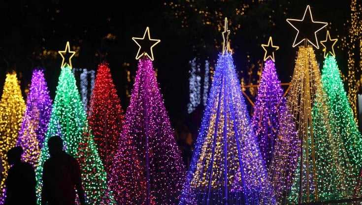 Affidamento sospetto delle luminarie a Vietri di Potenza, nei guai azienda salernitana