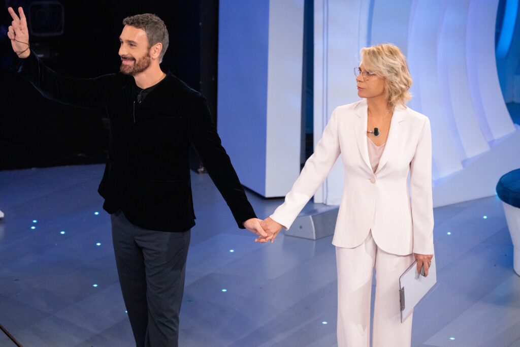 “C’è posta per te”, ospiti della De Filippi Raul Bova e Michele Morrone