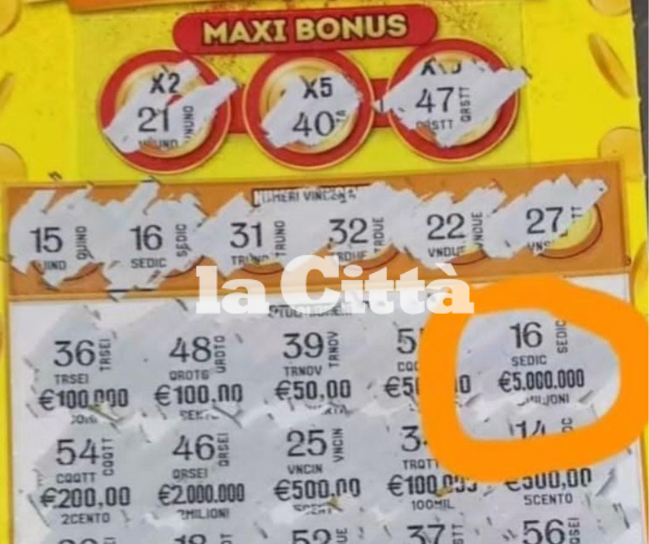 Gratta e Vinci, la Dea Bendata bacia Sant’Arsenio con 5 milioni di euro