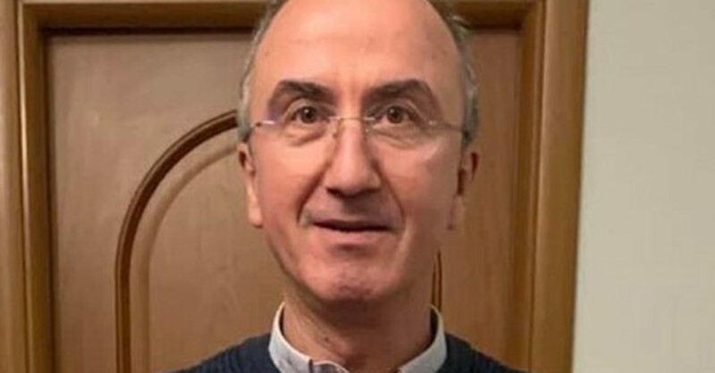 Il don “spretato” si scusa e invita alle nozze