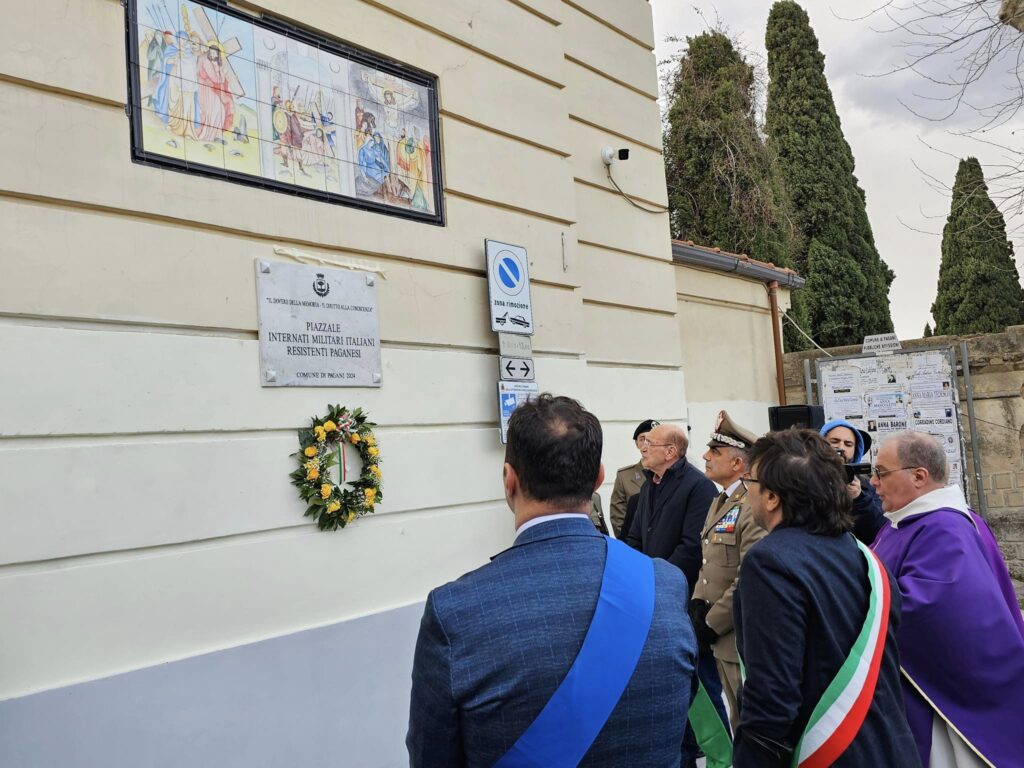 Pagani, piazzale davanti al cimitero intitolato agli Internati Militari Italiani Resistenti