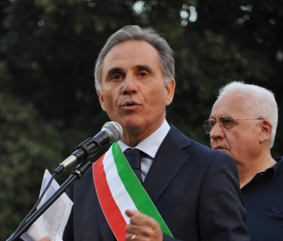 Eboli, ciclista minaccia sindaco e consiglieri