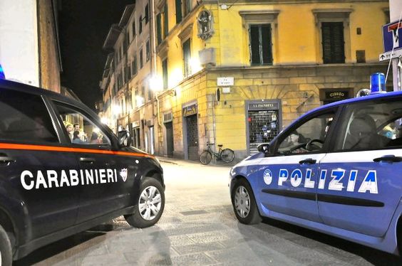 Salerno, fermati per un controllo: prendono a pugni carabinieri e poliziotti
