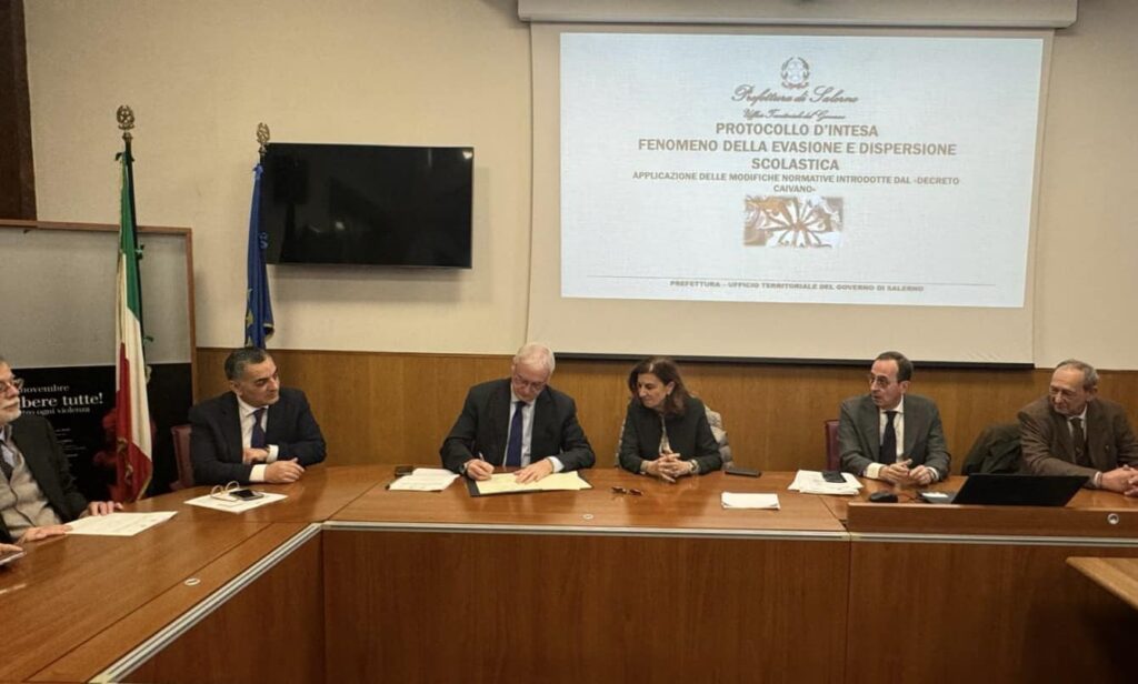 Salerno, patto contro la dispersione scolastica