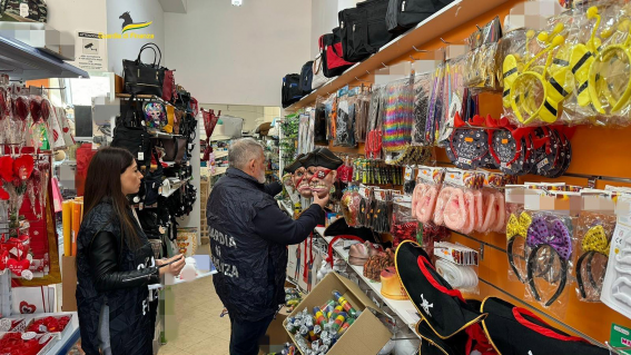 Carnevale, maxi sequestro di prodotti non sicuri nel Salernitano