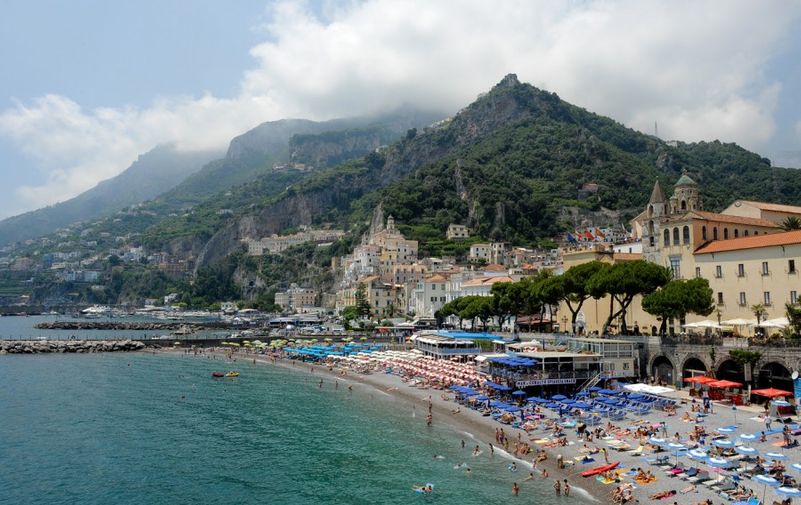 Amalfi, revocate tutte le concessioni ai balneari