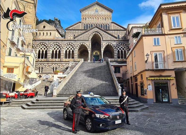 Amalfi, minaccia di morte la ex: arrestato 23enne