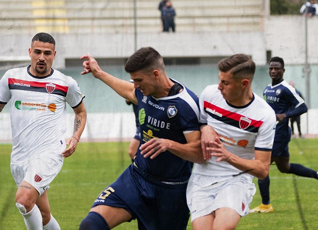 Nel derby tra Nocerina e Cavese vince l’equilibrio