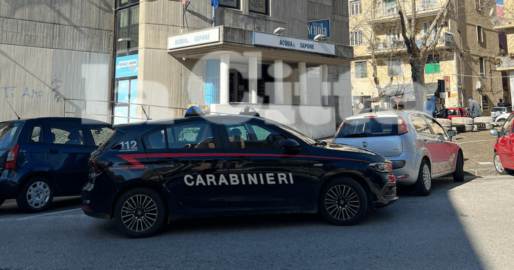 Eboli, tentata rapina a negozio del centro