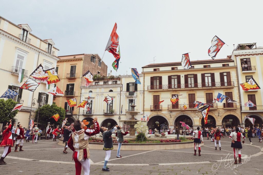 Cava de’ Tirreni, tornano gli Sbandieratori di Arezzo