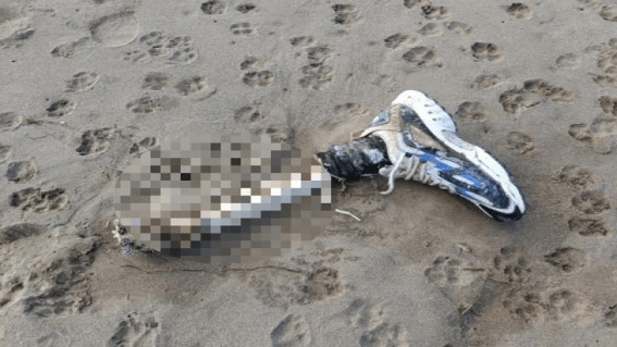 Capaccio Paestum, l’arto rinvenuto in spiaggia è di un uomo bianco