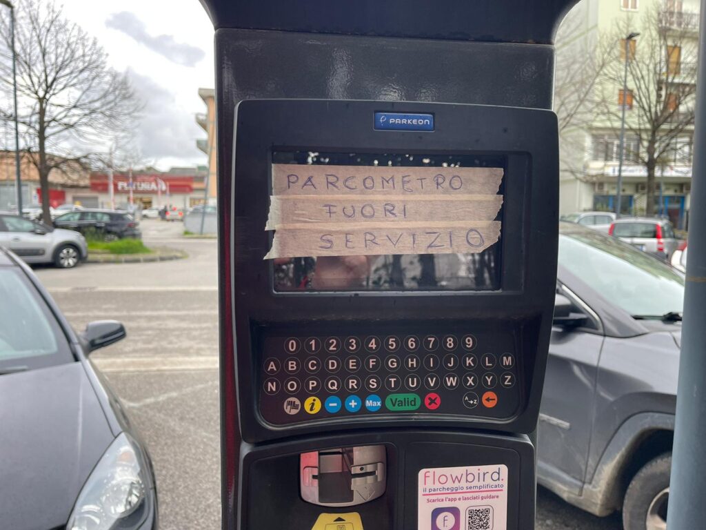 Battipaglia, gang dei parcometri: rubati 7.400 euro