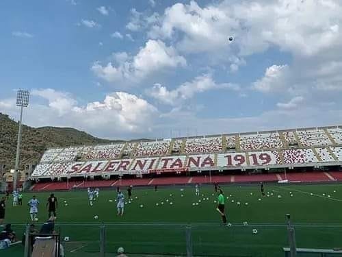 I palloni “restituiti” a Lotito, assolto ultras della Salernitana