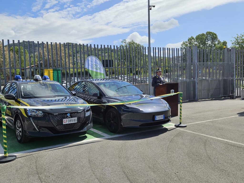 Ad Agropoli la stazione di ricarica dei veicoli green dalla Gdf