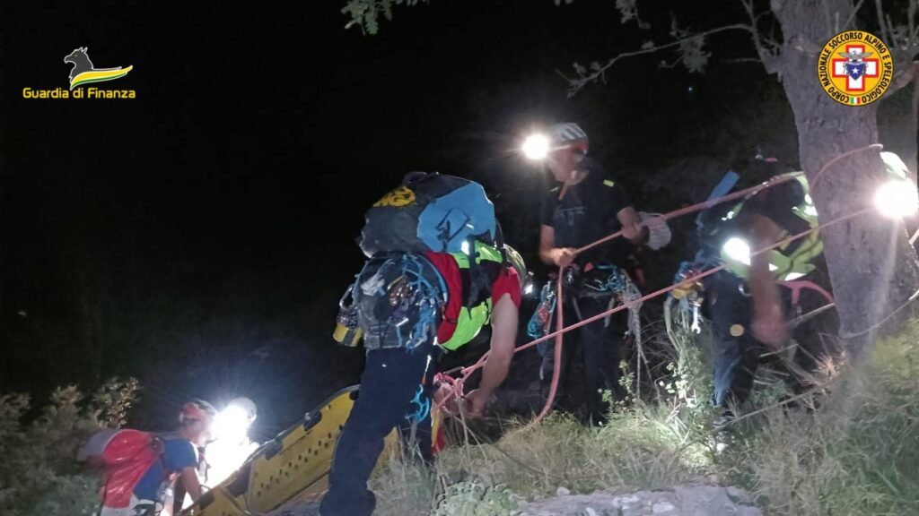 Costiera Amalfitana, precipita da 100 metri: muore 80enne