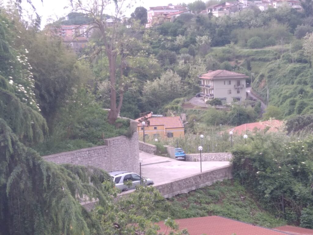 Sesso e schiamazzi, la strada senza pace di Cava de’ Tirreni