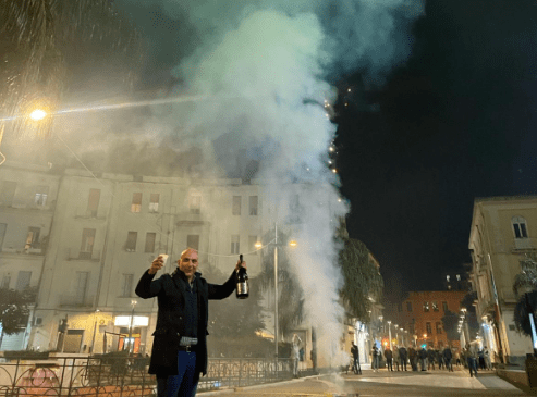 Tar e “fuochi”, i vigili denunciano Siani